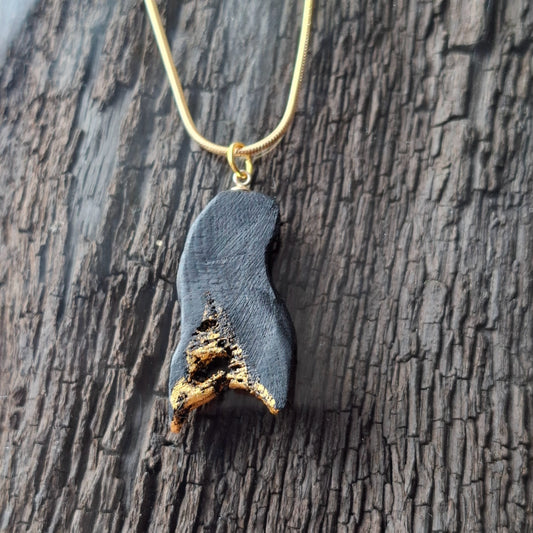 Líle - Irish bog oak necklace with 23.75ct gold leaf