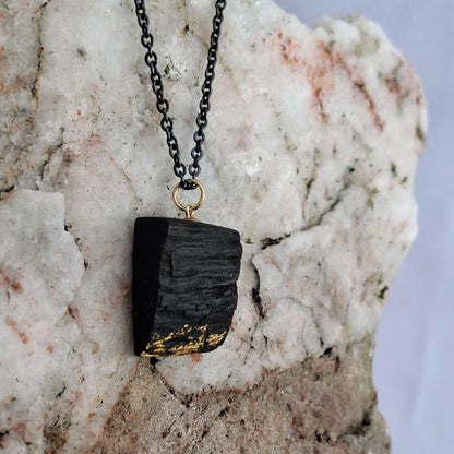 Réaltin - Irish bog oak necklace with 23.75ct gold leaf