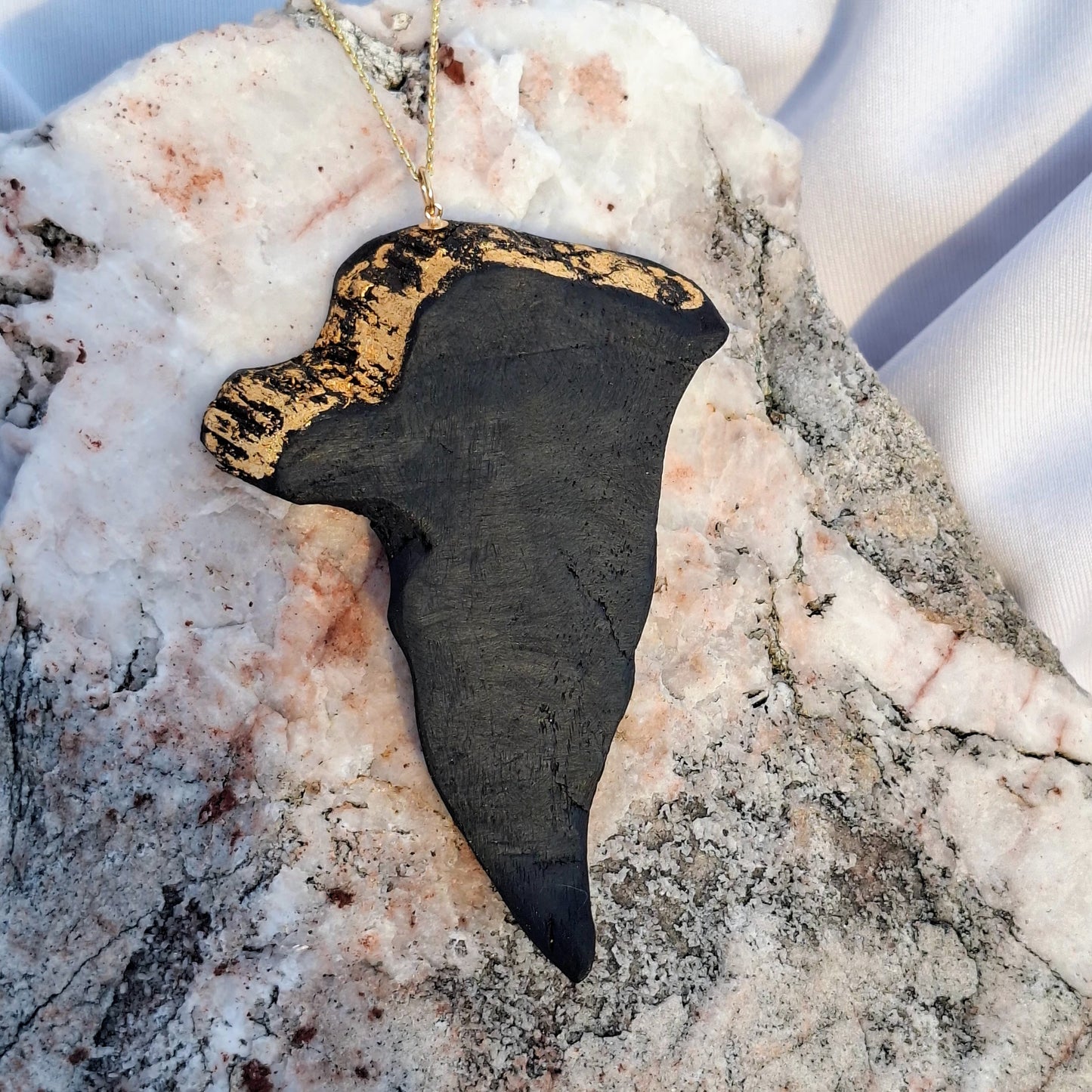 Siorcanna - Irish bog oak necklace with 23.75kt gold leaf