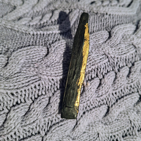 Mánla - Irish bog oak brooch with 23.75kt gold leaf
