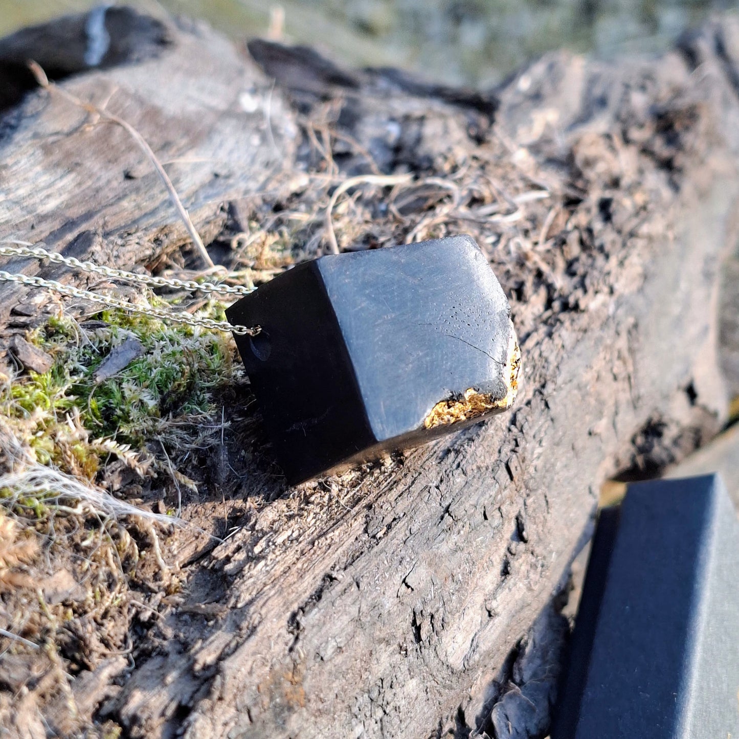 Scáil Óir - Irish bog oak pendant with 23.75kt gold leaf