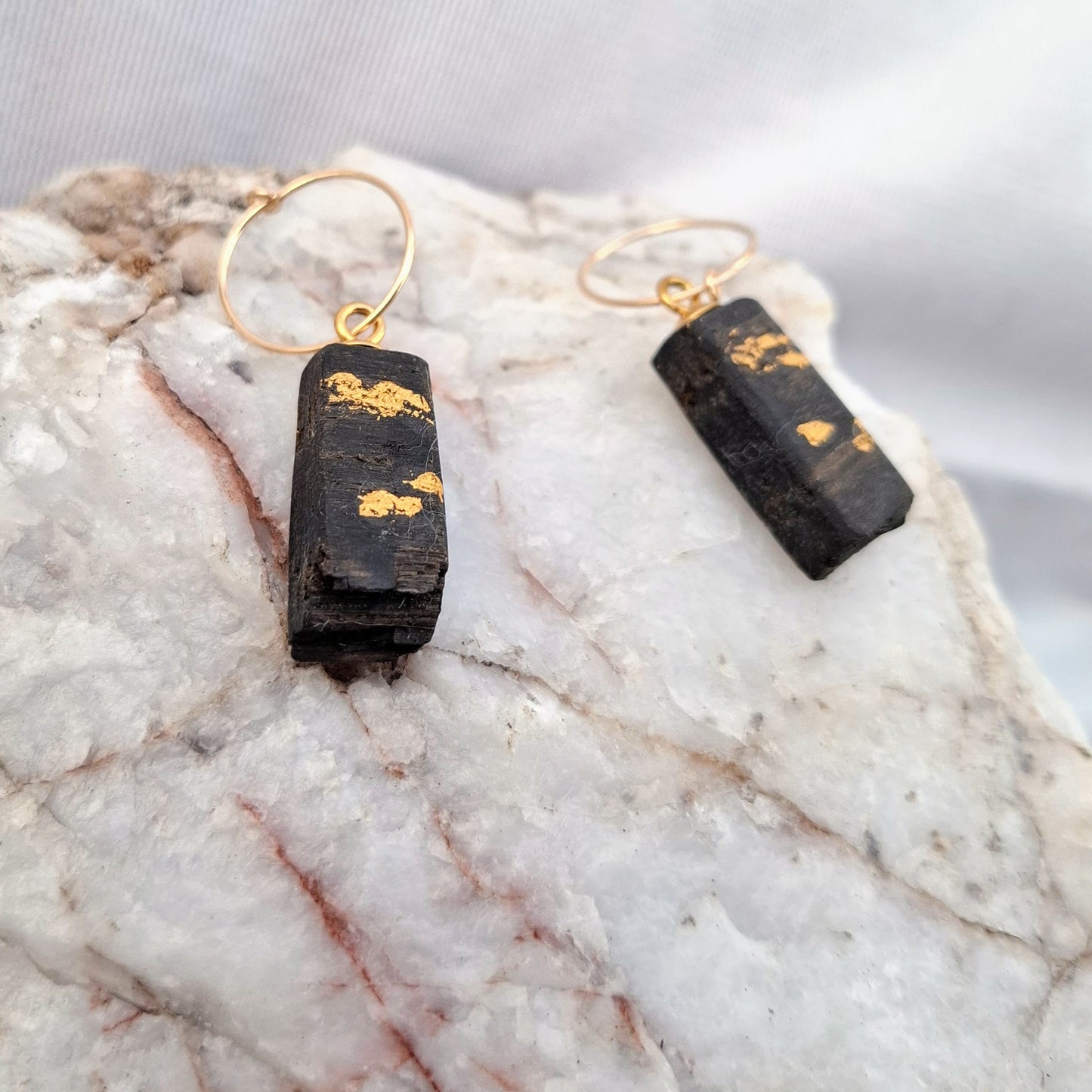 Anordúil - Pendentif en chêne des marais irlandais avec feuille d'or 23,75 carats