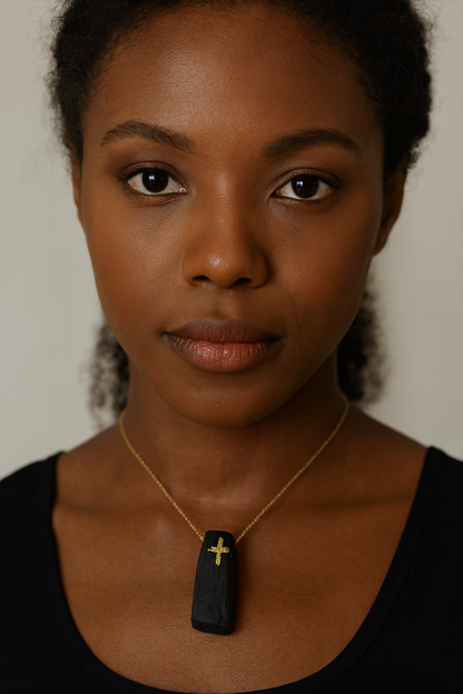 Réalta - Irish bog oak necklace with 23.75kt gold leaf