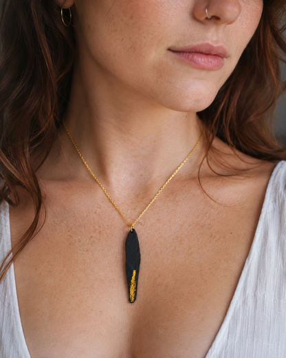 Anordúil - Pendentif en chêne des marais irlandais avec feuille d'or 23,75 carats