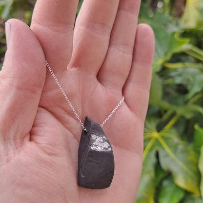 Síomha - Irish bog oak with fine silver leaf