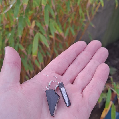 Dathúil - Pendentif et boucles d'oreilles en chêne des tourbières irlandais à la feuille d'argent fin
