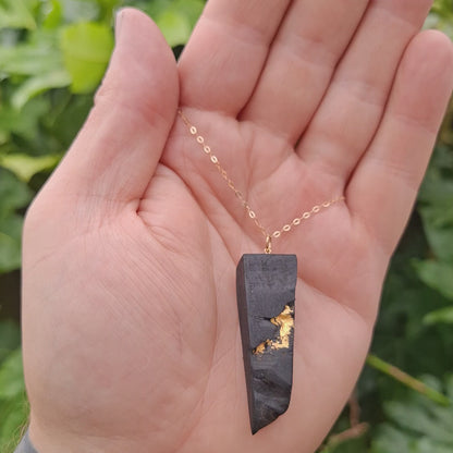 Droibhéalach - Irish bog oak necklace with 23.75ct gold leaf
