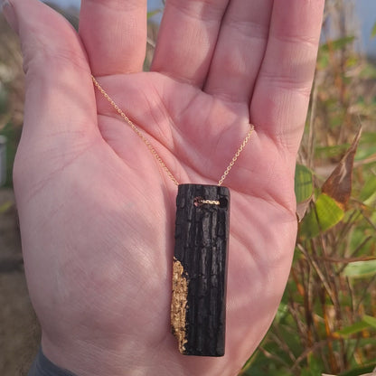 Aimsir – Halskette aus irischer Mooreiche mit 23,75-karätigem Blattgold