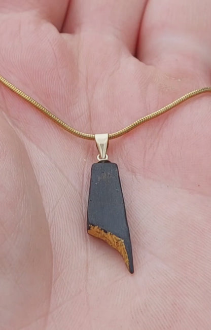 Ceiliúradh - Irish bog oak necklace with 23.75ct gold leaf