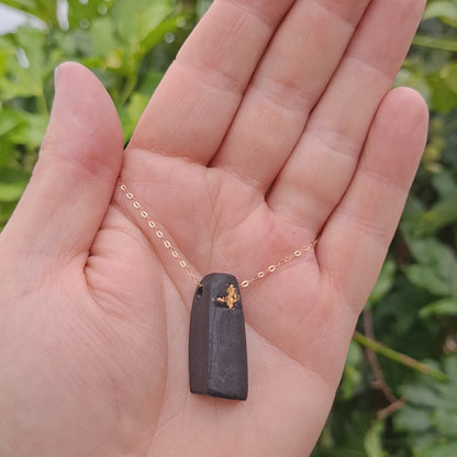 Réalta - Irish bog oak necklace with 23.75ct gold leaf