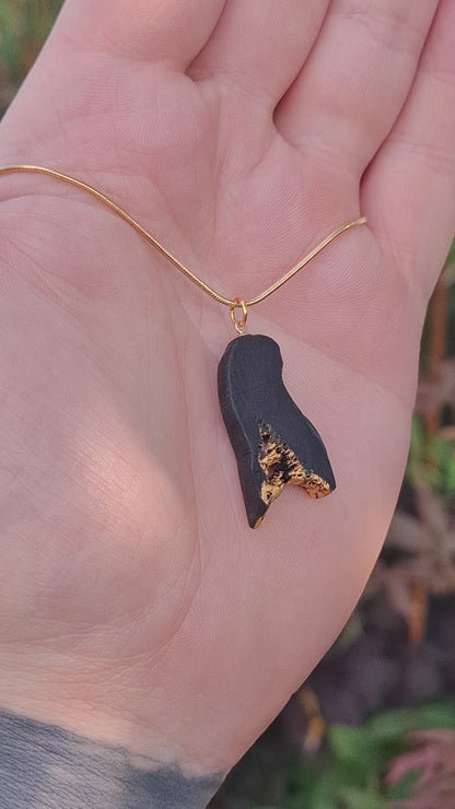 Líle - Irish bog oak necklace with 23.75ct gold leaf