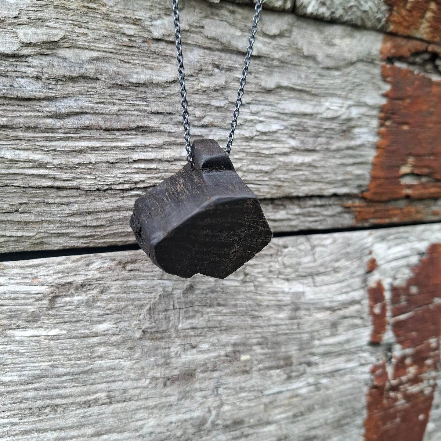 Cnap Darach - Irish bog oak pendant with antique black trace chain